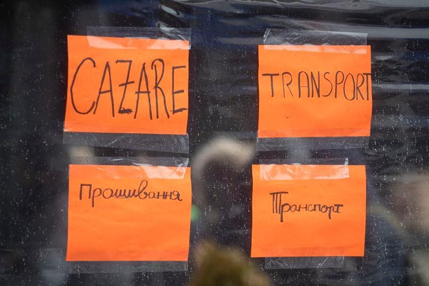 Zeeci de familii continua sa vina din Uraina in punctul vamal Sighetu Marmatiei, Baia Mare, sambata 26 februarie 2022. INQUAM PHOTOS/Virgil Simonescu