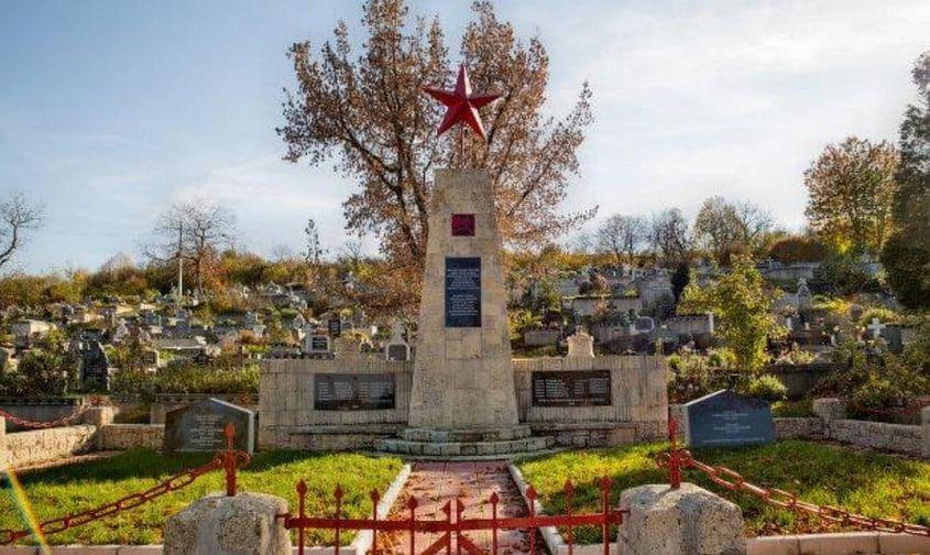 Monumentul Ostașului Sovietic din Cimitirul Eroilor Salaj