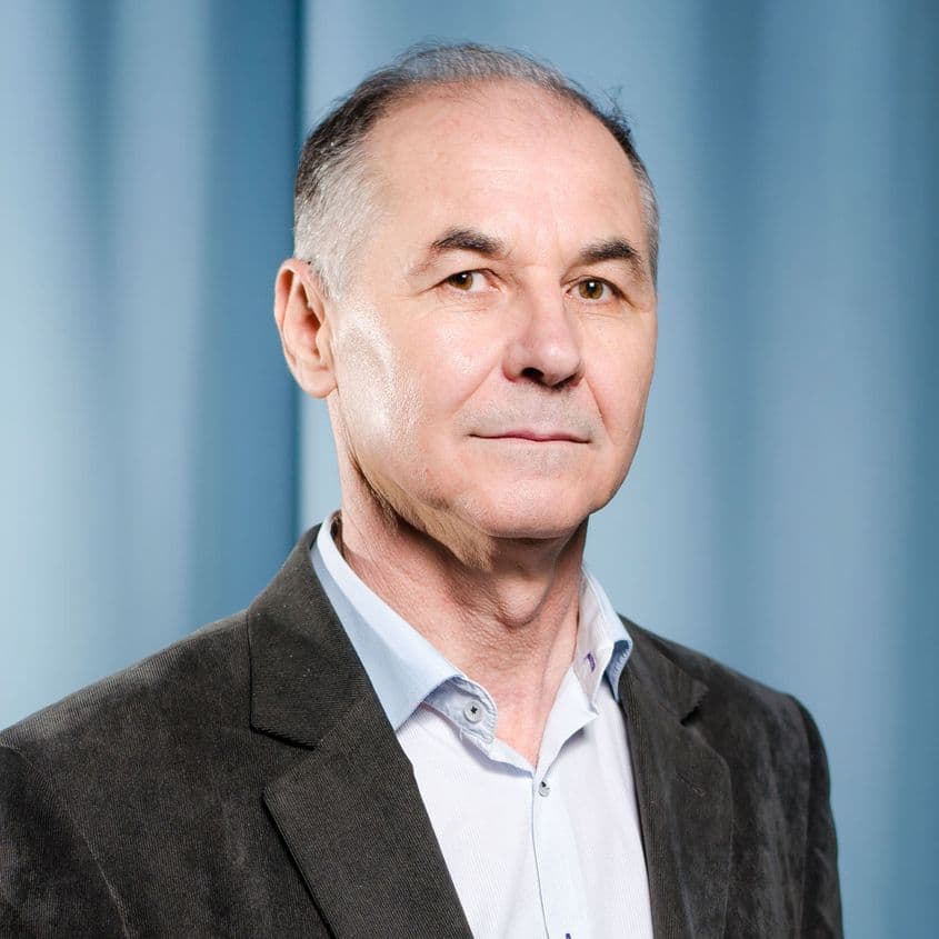 Țuțu Pișleag continuă să coordoneze doctorate, deși mai multe teze pe care le-a recenzat au primit verdict definitiv de plagiat din partea CNATDCU. FOTO: Universitatea Danubius din Galați