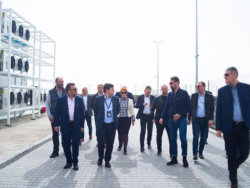 Lia Olguța Vasilescu, vicepreședinte PSD și primarul Craiovei, a participat în 2022 la inaugurarea centrului de date de la Mischii, județul Dolj. Foto: Cluster Power
