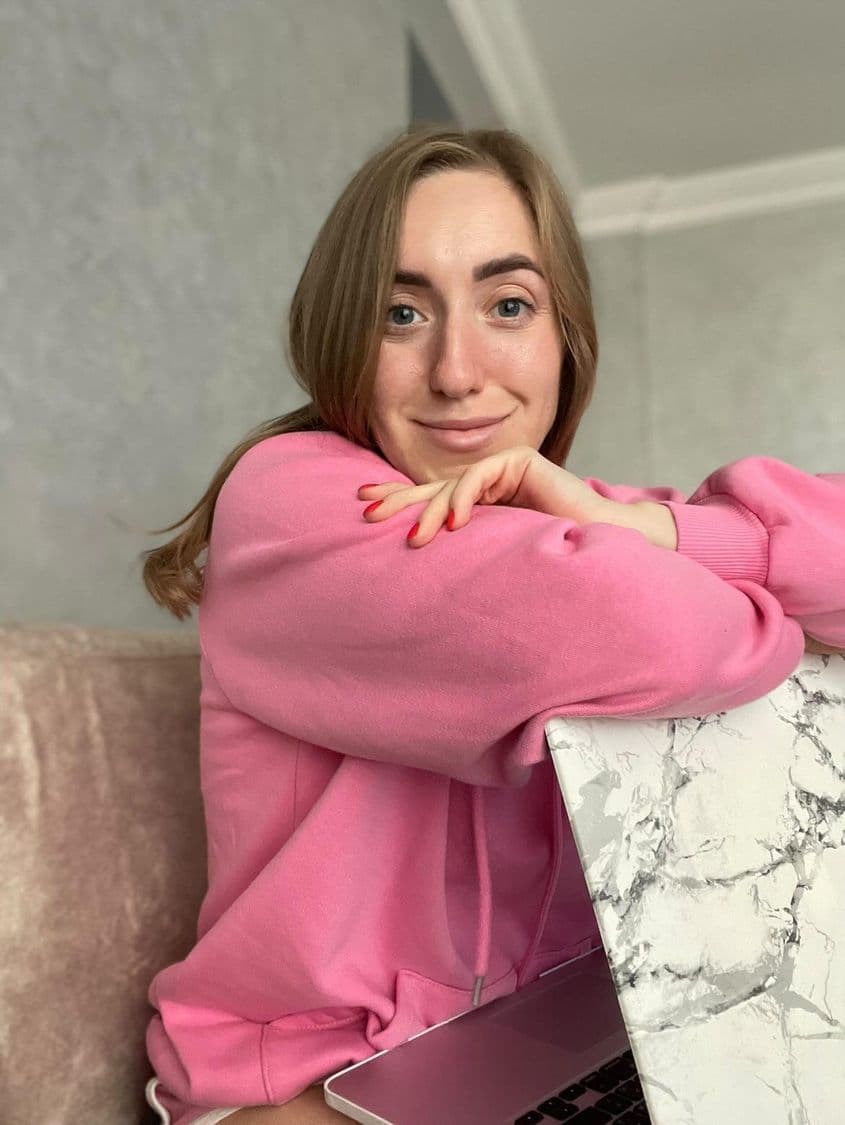 Pentru Anna, România seamănă mult cu Ucraina și e locul unde vrea să-și continue munca de fotograf