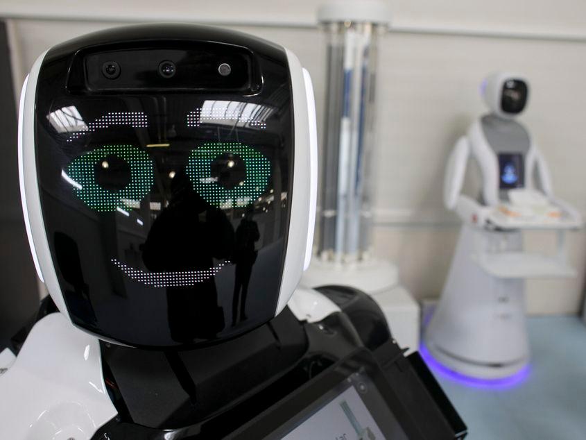 La Spitalul Județean din Galați au fost aduși 22 de roboți (nu ca cel din imagine) care să dezinfecteze saloanele și sălile de operație. Foto: Octav Ganea / Inquam Photos