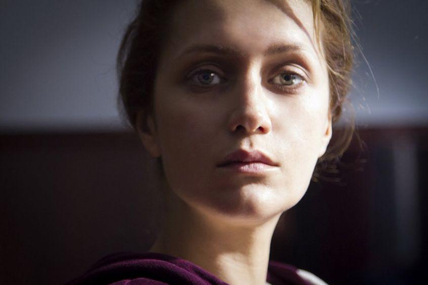 Viktoria Isakova, în rolul profesoarei Elena Krasnova.