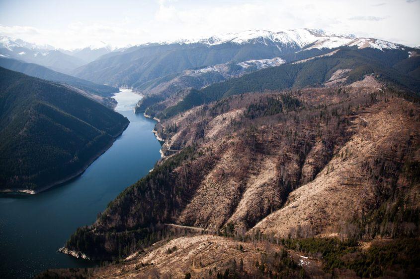 Lacul Pecineagu de pe Valea Dâmboviței. Izvoarele Dâmboviței se află în proprietatea FCC. Fotografie aeriană publicată pe pagina personală a lui Alex Găvan, consilier al ministrului Mediului.