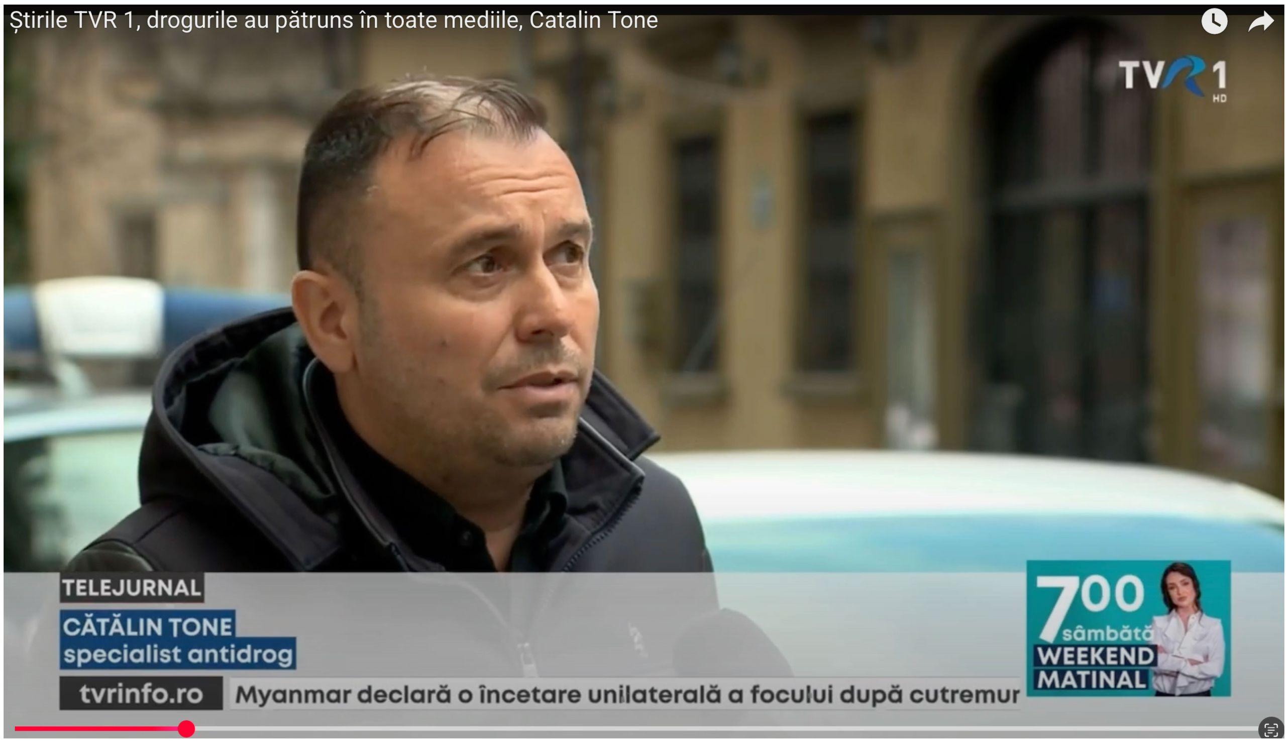 Dublul doctor Cătălin Țone, polițist pensionar - în prezent retribuit de Agenția Națională Anti-doping și invitat ca expert în emisiuni TV&radio pe tema traficului și consumului de droguri - și-a plagiat ambele teze de doctorat. FOTO: captură TVR