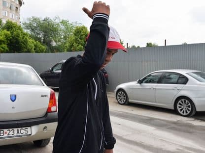 Parcagiul de București câştigă cât un ministru