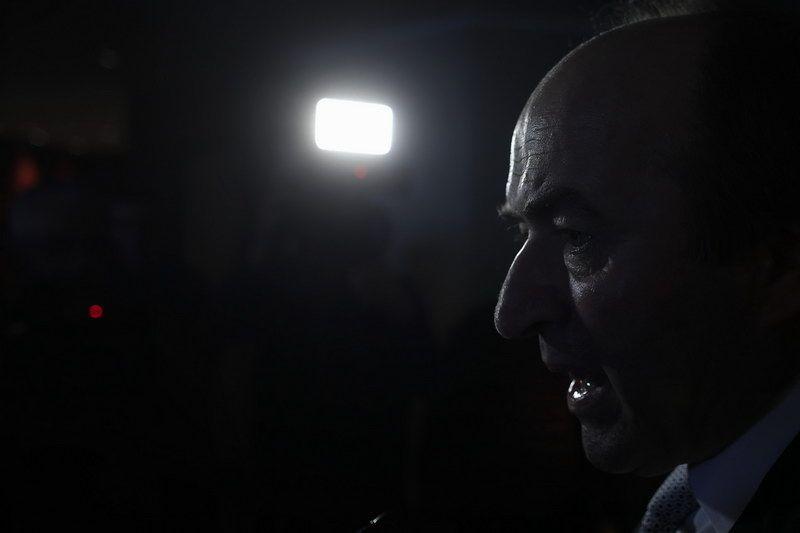 „Tudorel Toader discută cu reprezentanții presei la conferința dedicată instituirii EPPO, în București.” <em>Inquam Photos / Octav Ganea</em>