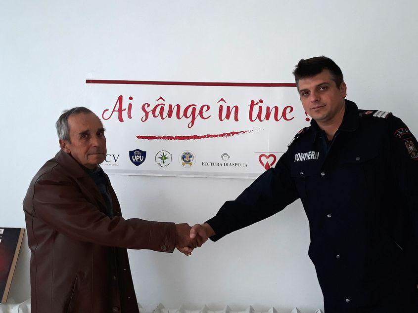 Marin Său și plutonierul Tăbăcaru, la Centrul de Transfuzie Sanguină Vrancea.