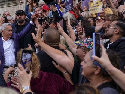 Cum se mobilizează AUR pentru susținerea lui Călin Georgescu la Arestul Central: „Nu trebuie scăzută continuitatea de 100 de persoane zi/noapte”