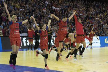 Naţionala de handbal feminin a României a învins, miercuri, la Cluj, reprezentativa Norvegiei, campioană mondială şi olimpică en-titre, cu scorul de 25-20 (16-9), în preliminariile Campionatului European din 2016.