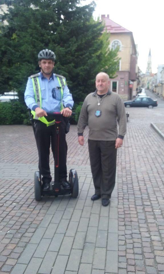 Csaba și un polițist venit din viitor