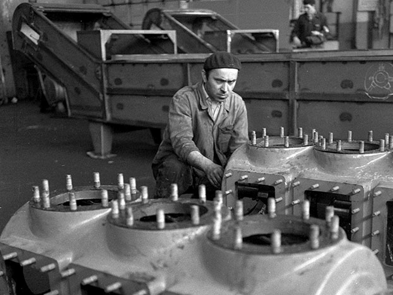 Muncitor supărat pe industria grea