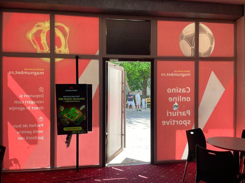 Jocurile de noroc fac ravagii printre tineri, dar nimeni nu cunoaște, în România, numărul real al dependenților de păcănele. foto:PressOne