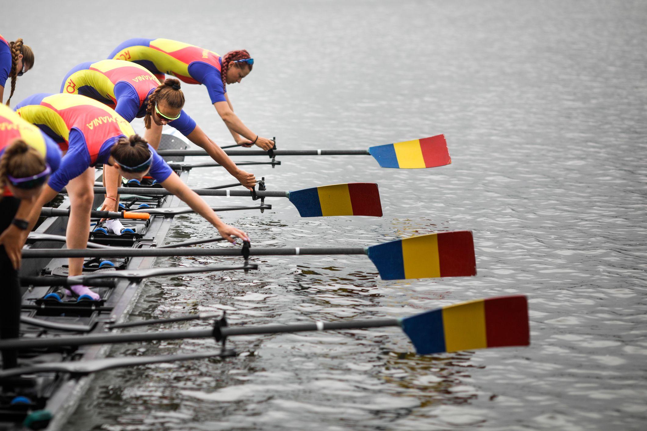 Canotoare din echipa olimpică se antrenează la Snagov, aprilie 2020 © <a target="_blank" href="https://www.dreamstime.com/cateyeperspective_info">Cateyeperspective</a> | <a target="_blank" href="https://www.dreamstime.com/photos-images/olympics-romania-pg-4.html">Dreamstime.com</a>