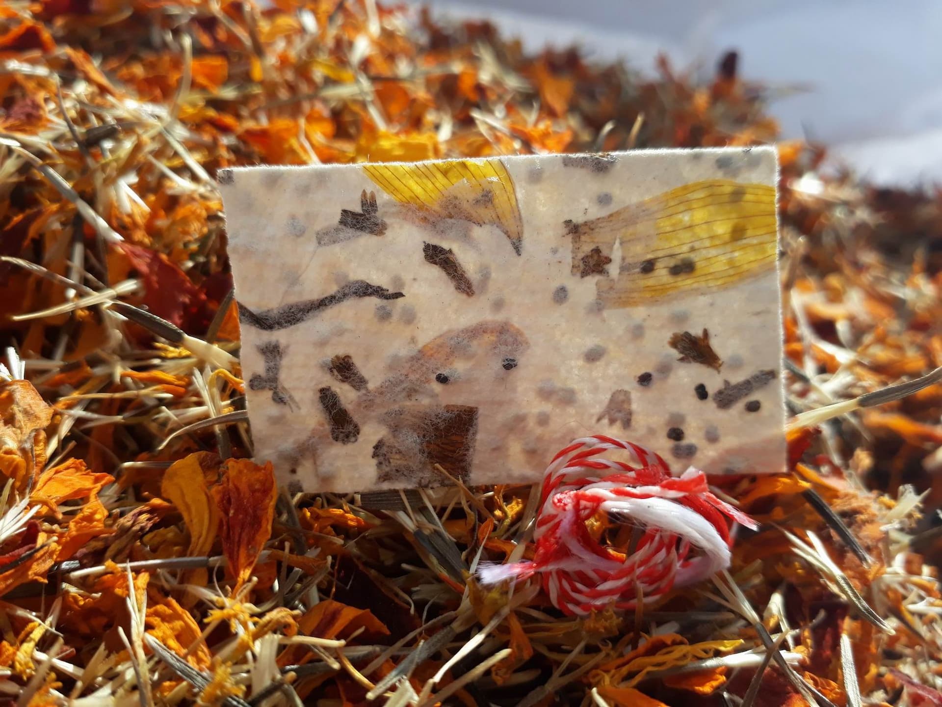 Mărțișor din hârtie manuală creat de Răzvan Supuran. Foto arhiva personală Răzvan Supuran