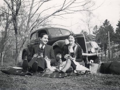 Povestea belgiencei care a colecționat peste 60.000 de fotografii anonime