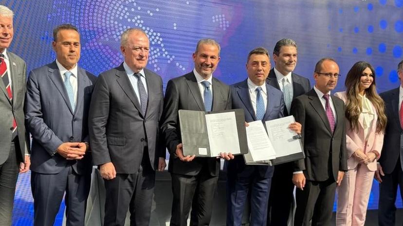 Grecia și România semnează în 7 noiembrie 2025 un Memorandum de înțelegere vizând Coridorul Vertical de Gaze și transportul de gaze naturale lichefiate (GNL) provenite din SUA. Sursa foto: e-infra.ro