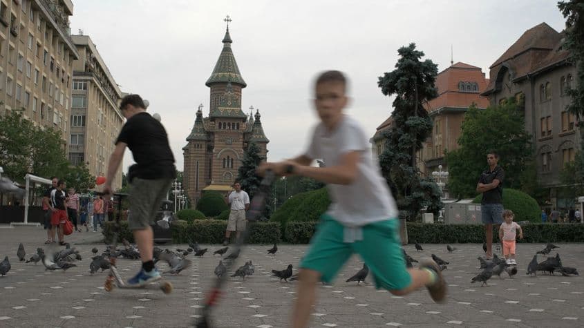 Catedrala şi Piaţa Operei din Timişoara. Foto: Mircea Gherase