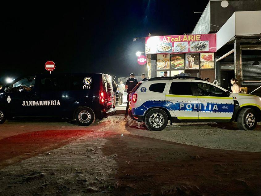 Zona de cluburi e izolată seara de mșsinile oamenilor legii