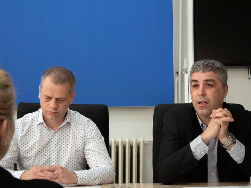 La nivelul Bucureștiului, în ultimii șase ani au fost înregistrate peste 33.000 de infracțiuni prevăzute de legea pentru prevenirea și combaterea violenței domestice. Am discutat cu comisarul Marian Mihoci, șeful Serviciul Omoruri din București, și comisarul Ionel Bărbuceanu, șeful Serviciului Ordine Publică, pentru a înțelege cum arată protecția oferită victimelor violenței domestice Foto: Mircea Pătrașcu