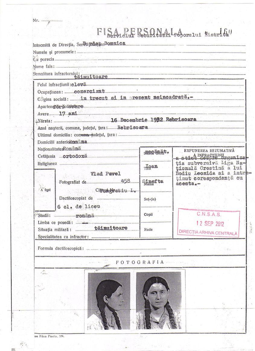 Fișa de la Securitate a Domnicăi Burdeț. „Situația militară: tăinuitoare.” Pe această copie, completările au ieșit cu un rând mai sus decât ar fi trebuit.