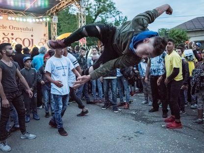 Gălăgie, Băicoooi!