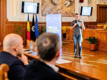 INTERVIU. Sociologul Pascal Gielen: „E clar că extrema dreaptă știe să vorbească despre comunitate, atinge sentimentele oamenilor”