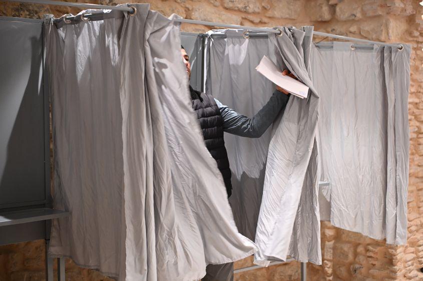 Peste 775 de mii de români din diaspora au votat la alegerile parlamentare din weekend..foto: Alicante, Spania, 1 decembrie 2024. Inquam Photos / Alex Nicodim