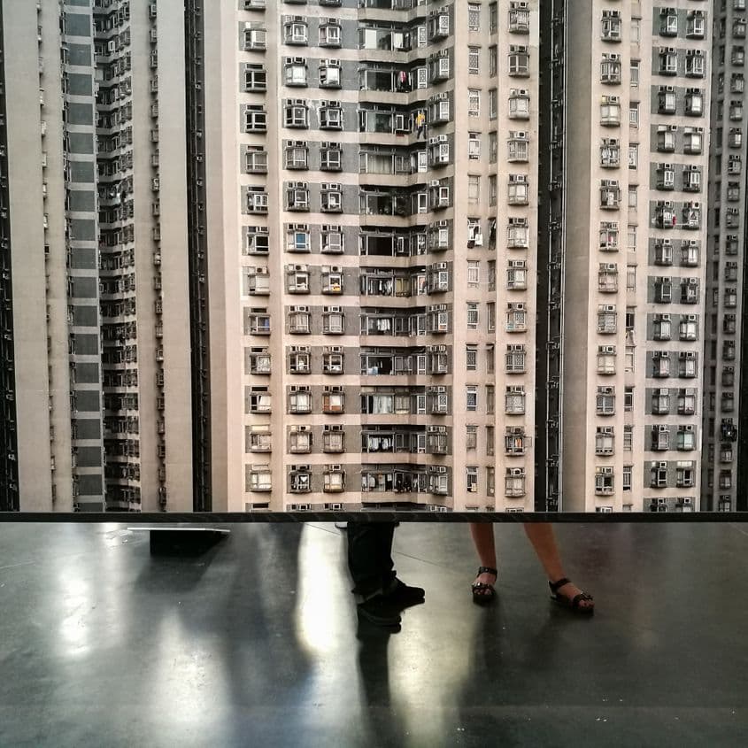 Expoziția fotografului Michael Wolf.