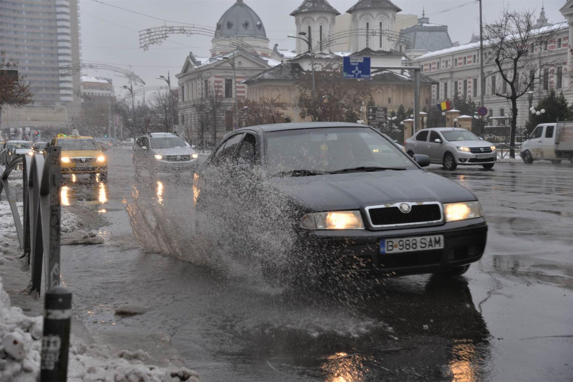 Trafic aglomerat pe B-dul I.C. Brătianu. Foto Lucian Muntean