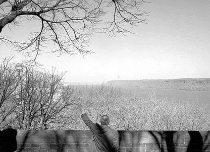 Fotografii interzise. Când fotografii oficiali ai presei comuniste ies în decor