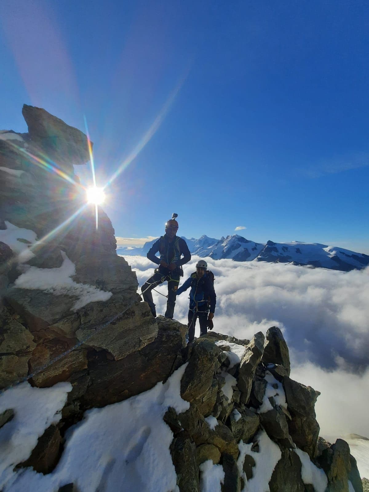 Echipa de paraclimbing a României pe Matterhorn. Foto: Climb Again