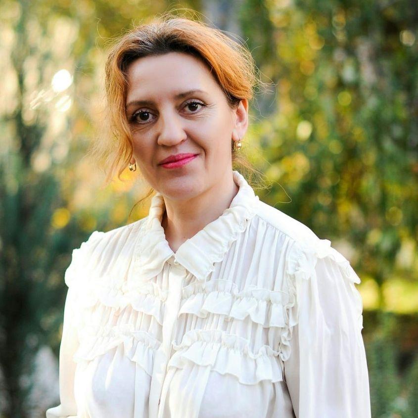 <em>Luminița Burlacu este directorul adjunct al Liceului Teoretic „Grigore Tocilescu” din Mizil din toamna anului 2019. </em><strong>Sursă foto:</strong><em> Facebook.com</em>