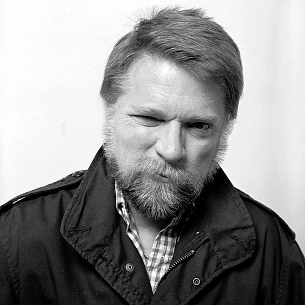 Francisc Deak - autoportret în studio