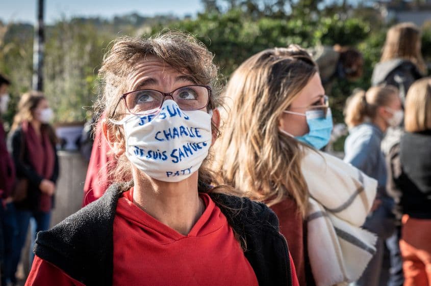 Manifestație de solidaritate cu victimele terorismului islamist, Lyon, 2020. Foto © Beatrice Preve | <a target="_blank" href="https://www.dreamstime.com" target="_blank" rel="noreferrer noopener">Dreamstime.com</a>