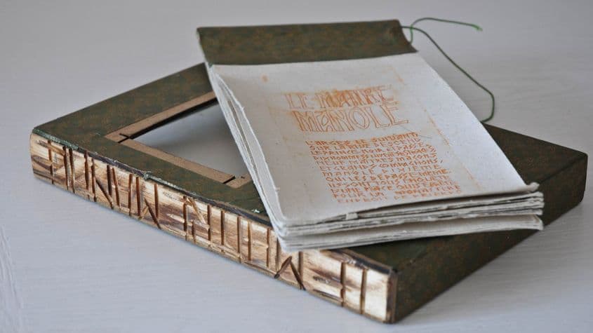 „Mănăstirea Argeșului”, în franceză, pe hârtie manuală.