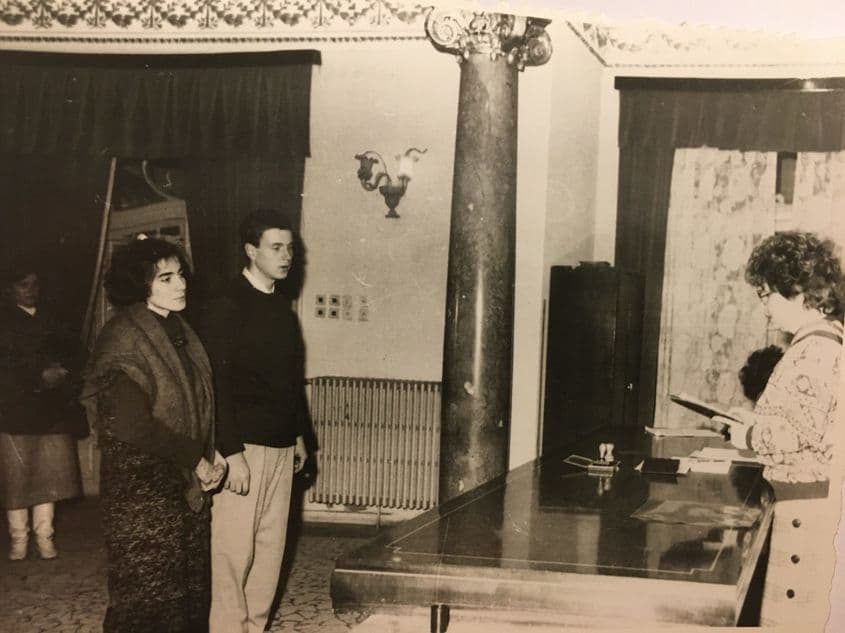 Oana și Bogdan, 4 ianuarie 1990 la cununia civilă