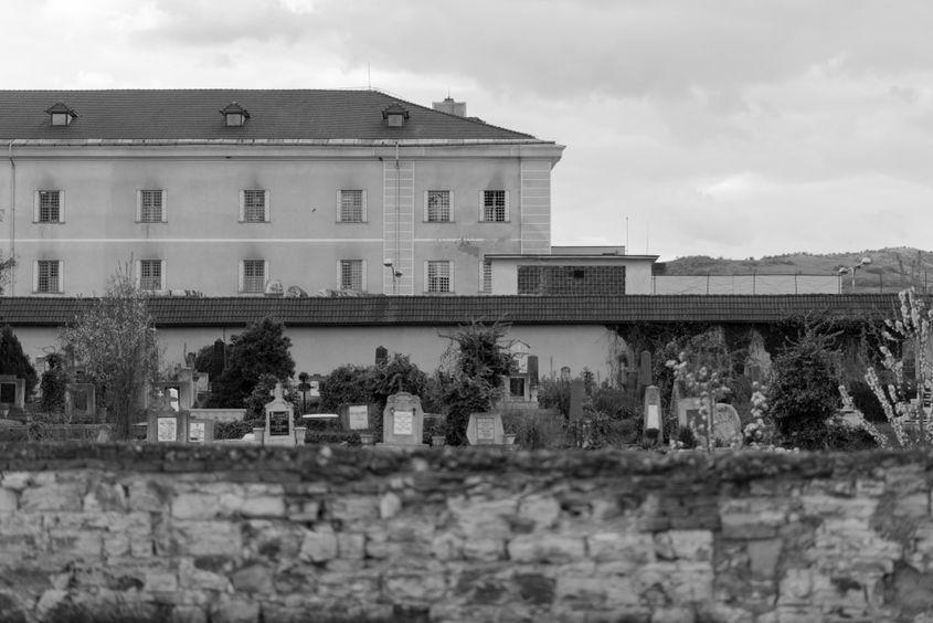 Închisoarea din Gherla și cimitirul de lângă, 2017.