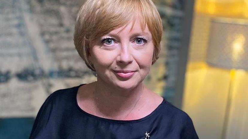 Tribunalul București a decis „să renunțe la aplicarea unei pedepse și să îi aplice un avertisment, care este cea mai ușoară sancțiune prevăzută de Codul penal”, explică jurnalista Emilia Șercan.