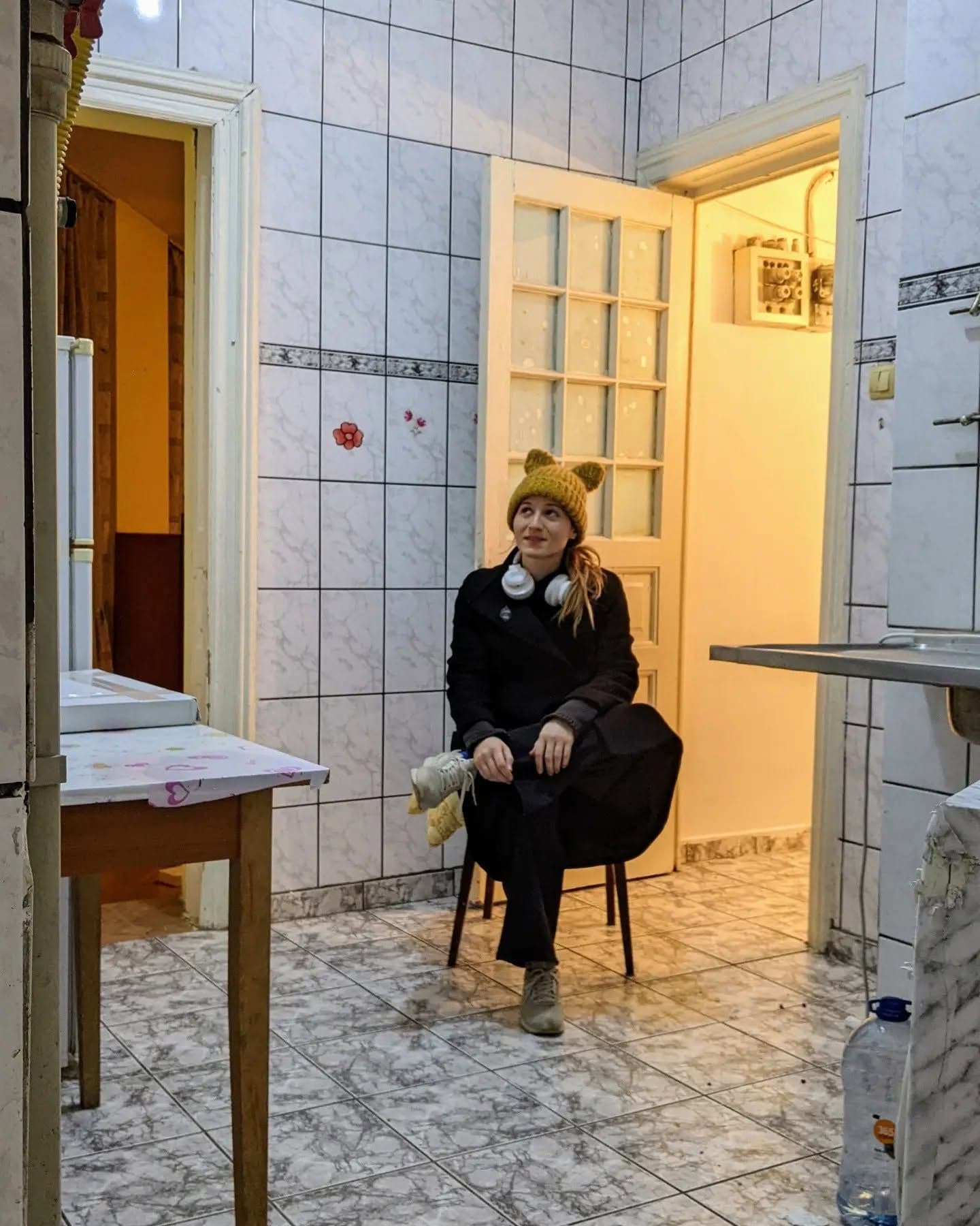 Garsoniera Mariei din blocul vechi de 100 de ani, înainte de reabilitare. Foto: arhivă personală