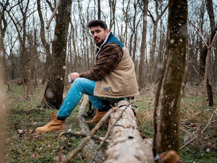 Originar din Buhuși, Dragoș are o comunitate pe Instagram de peste 200.000 de oameni, iar pe primii 100.000 i-a adunat în mai puțin de un an. Foto: arhivă personală