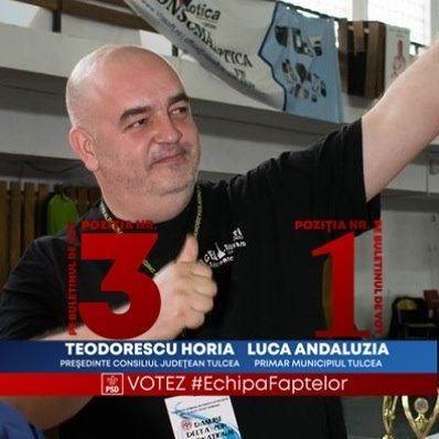 Una din fotografiile de profil ale lui Adrian Tudor.