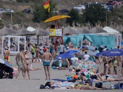 Cât de sigură este îmbăierea pe litoralul românesc? Am testat: valori de E.coli de 100 de ori mai mari decât cele raportate de DSP și de 3 ori mai mari decât prevede legea