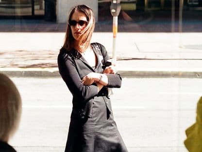 Străzile din San Francisco și umbrele din fosta pușcărie Alcatraz