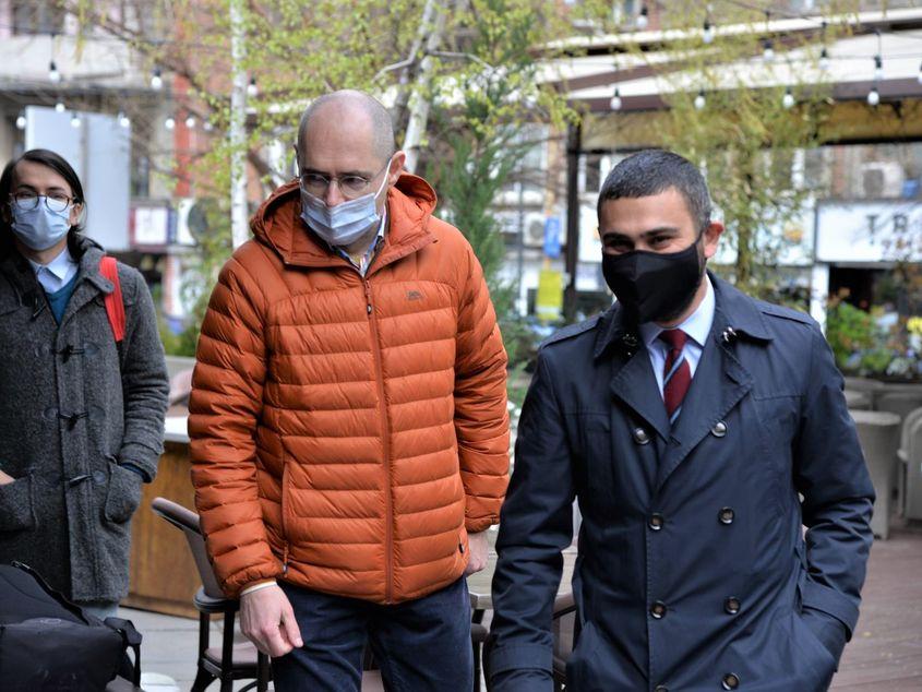 Petre-Florin Manole, Florin Buhuceanu şi Victor Ciobotaru participă la conferința de presă organizată de Asociatia ACCEPT. Foto Lucian Muntean.