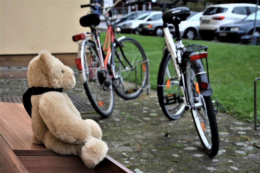 Tristeţea caselor golite.