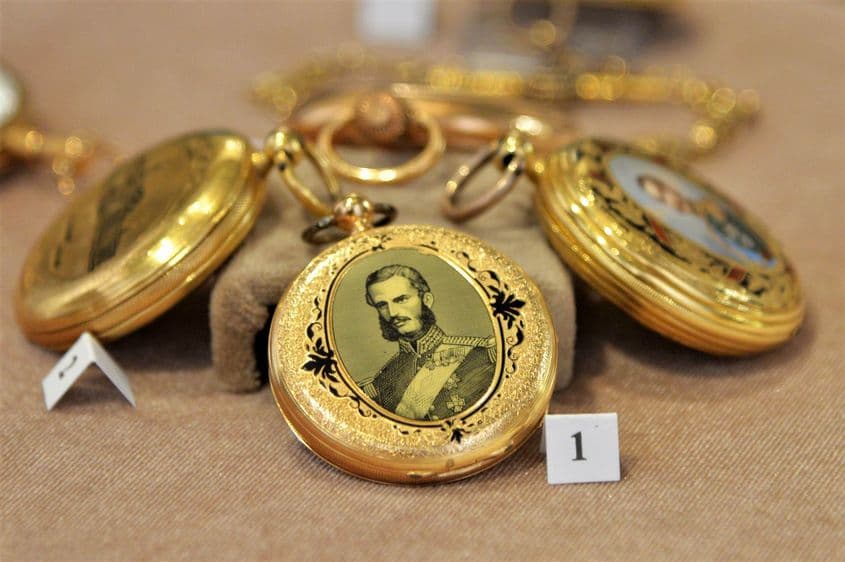 Ceas de buzunar, fabricat în Elveția la 1870, care i-a aparținut regelui Carol I.