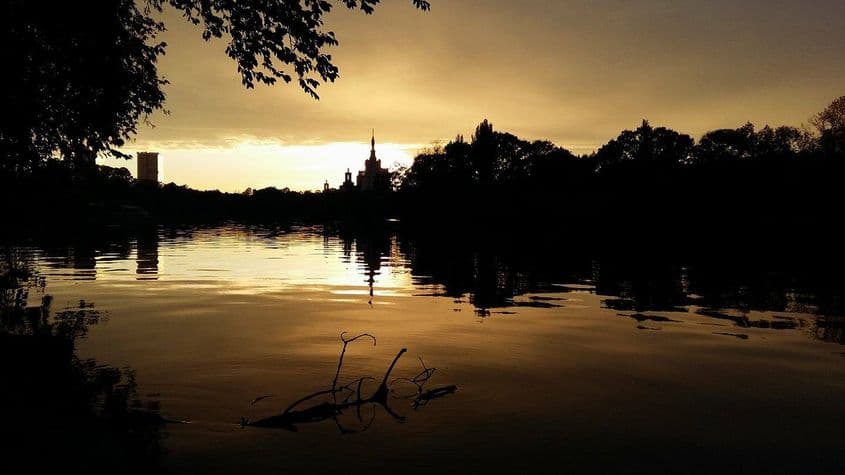 Apus de soare în parcul Herăstrău. Foto: Lucian Muntean
