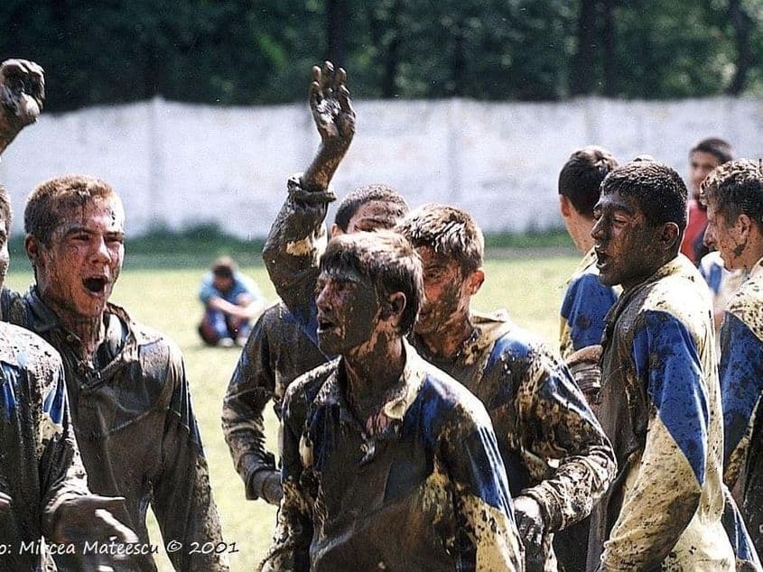 Așa arătau condițiile de competiție sub conducerea MTS, în 2001. Foto: Mircea Mateescu