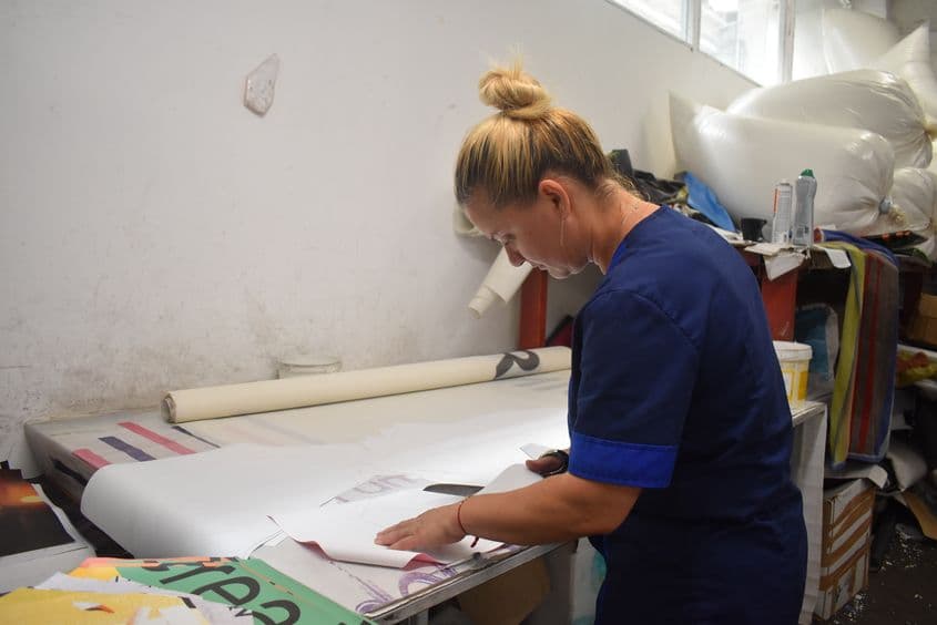 Claudia Bob lucrează de peste trei ani cu beneficiarii procesului de inserție socio-profesională. Foto: Lavinia Niță